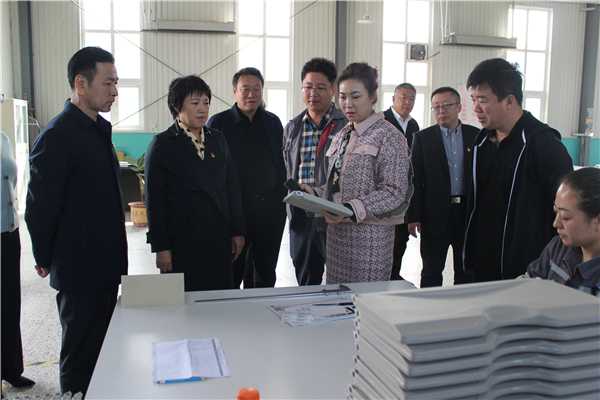 锦州市总工会到凌海市开展主题教育调研